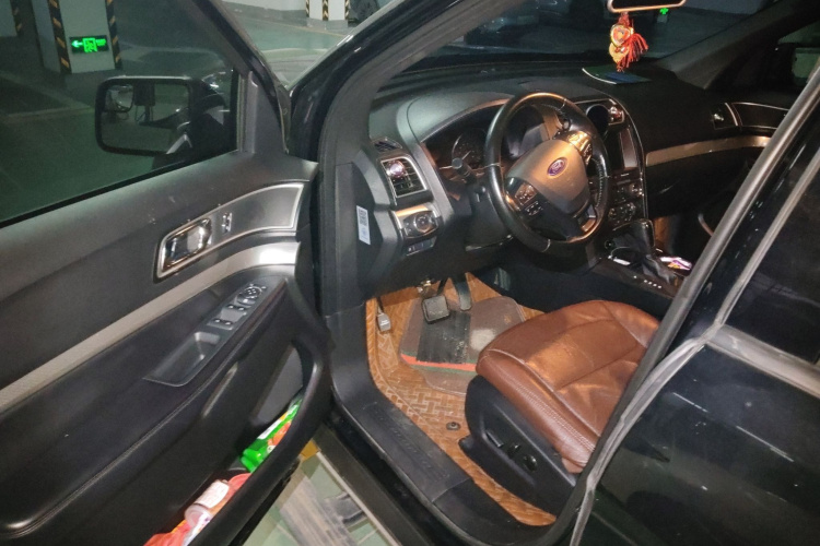 Ford Explorer (Imported) 2017 car image #18