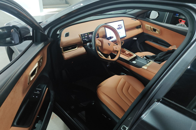 哪吒汽车 哪吒X 2023 汽车图片 #18