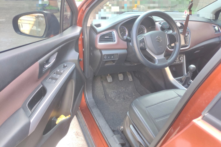 Suzuki SX4 S-CROSS 2018 imagem de carro #18