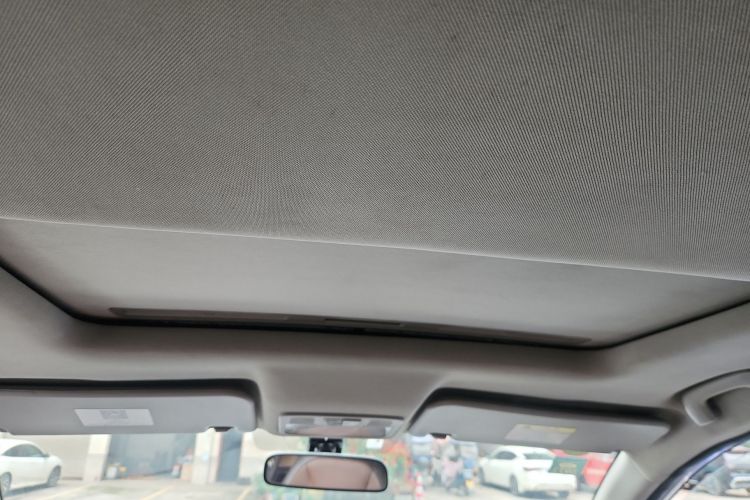 Forthing SX6 2016 car image #18