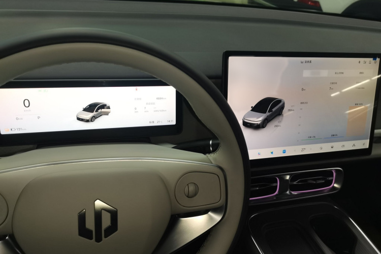 零跑汽车 零跑B01 2025 汽车图片 #18