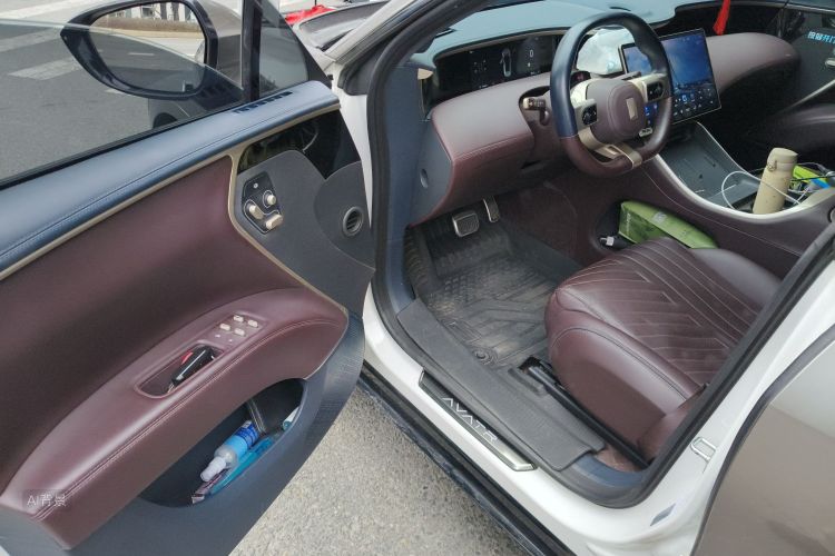 Avatr 11 2023 car image #18