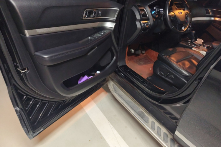 Ford Explorer (Imported) 2018 car image #18