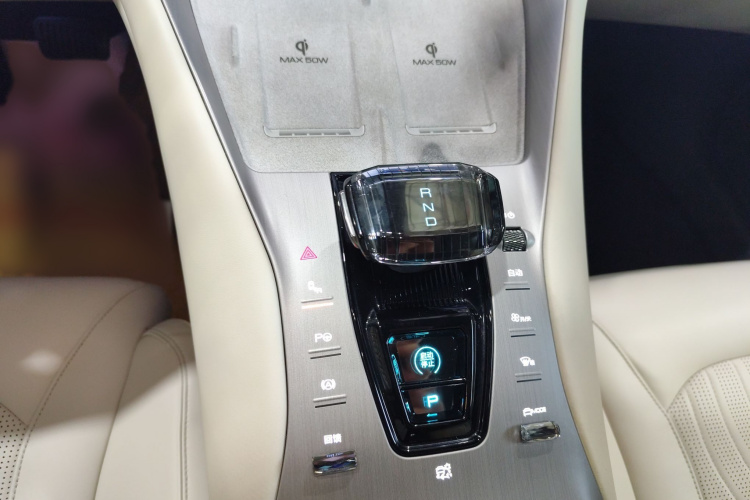 Denza N7 2024 car image #18