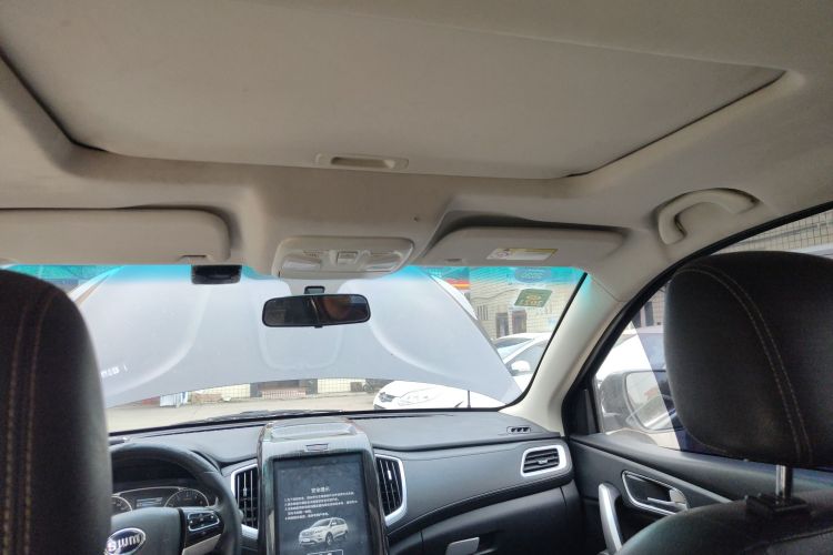 SWM斯威汽车 SWM斯威X2 2017 #18 SWM斯威汽车 SWM斯威X2 2017 汽车图片 #18