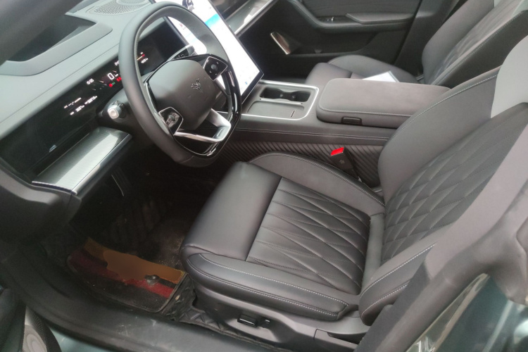 哪吒汽车 哪吒S猎装 2025 #18 哪吒汽车 哪吒S猎装 2025 汽车图片 #18