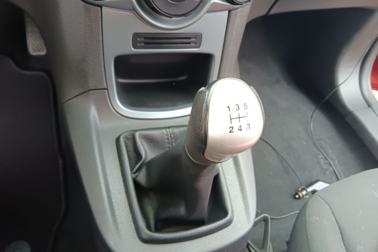 Ford Fiesta 2014 #18 Ford Fiesta 2014 car image #18