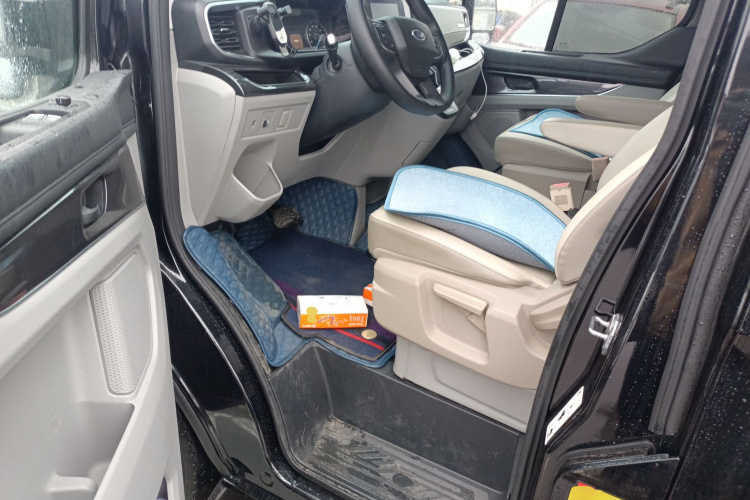 Ford E-Transit 2025 car image #18