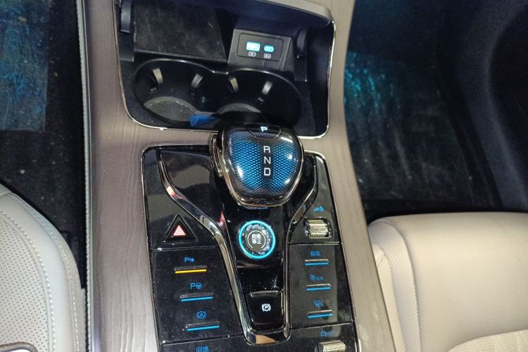 BYD Han 2024 car image #18