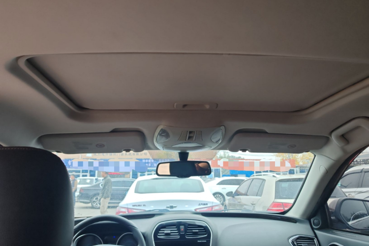 GAC Trumpchi GS5 Super 2015 car image #18