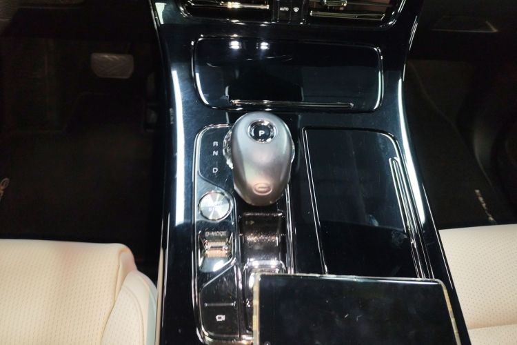 GAC Trumpchi M8 2022 #18 GAC Trumpchi M8 2022 car image #18