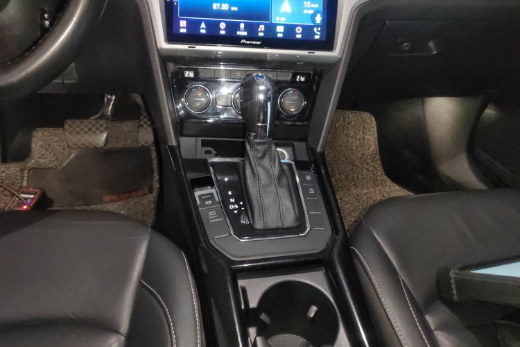 Volkswagen Lamando 2018 immagine di auto #18