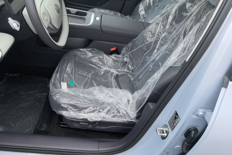 零跑汽车 零跑B01 2025 汽车图片 #18