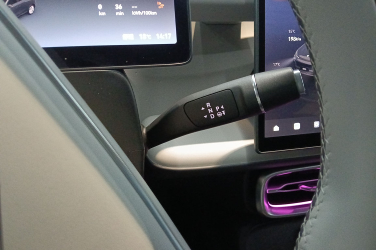 零跑汽车 零跑B10 2025 汽车图片 #18