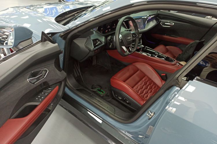 Audi e-tron GT 2024 #18 Audi e-tron GT 2024 صورة سيارة #18