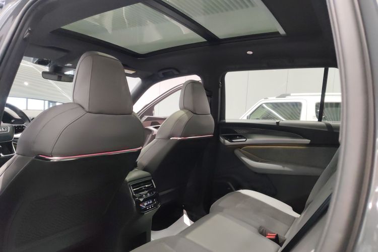 Audi Q6 2024 imagem de carro #18