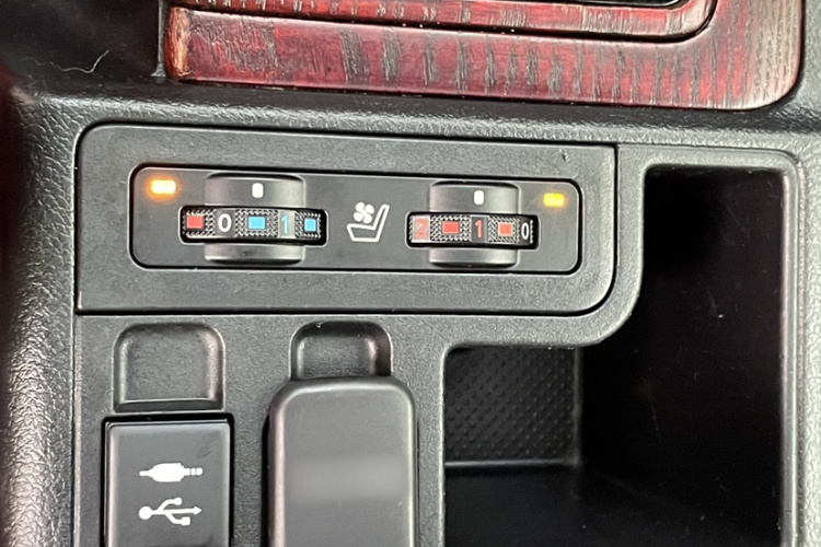Toyota Land Cruiser Prado 2020 #18 Toyota Land Cruiser Prado 2020 car image #18