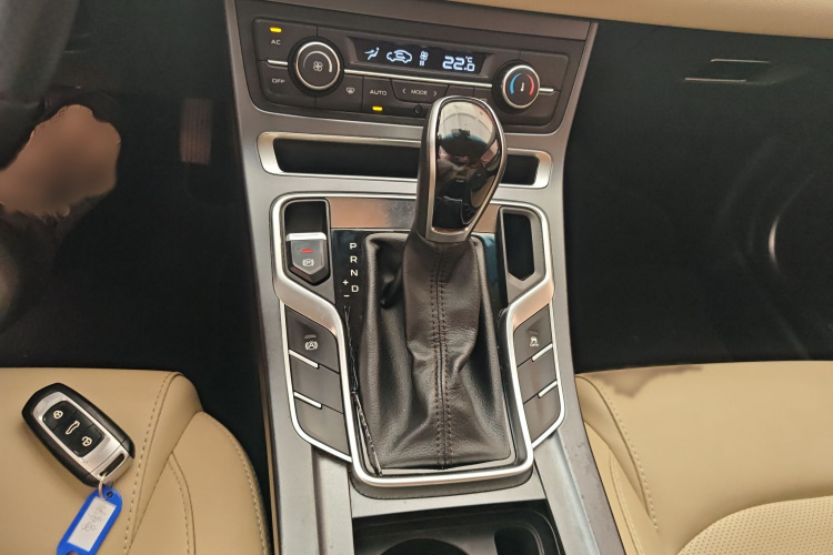GEELY Emgrand 2018 car image #18