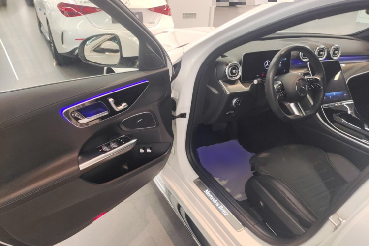 Mercedes-Benz C Class New Energy 2023 صورة سيارة #18