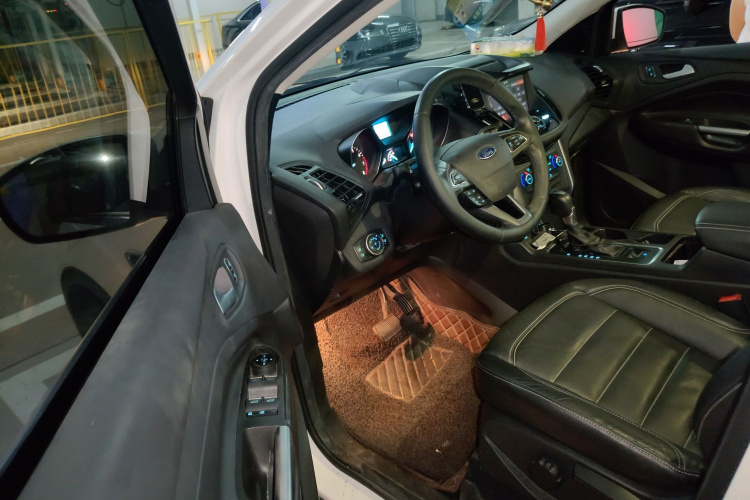 Ford Kuga 2017 car image #18