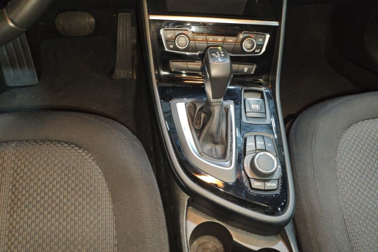 BMW 2 Series Tourer (Imported) 2015 #18 BMW 2 Series Tourer (Imported) 2015 car image #18