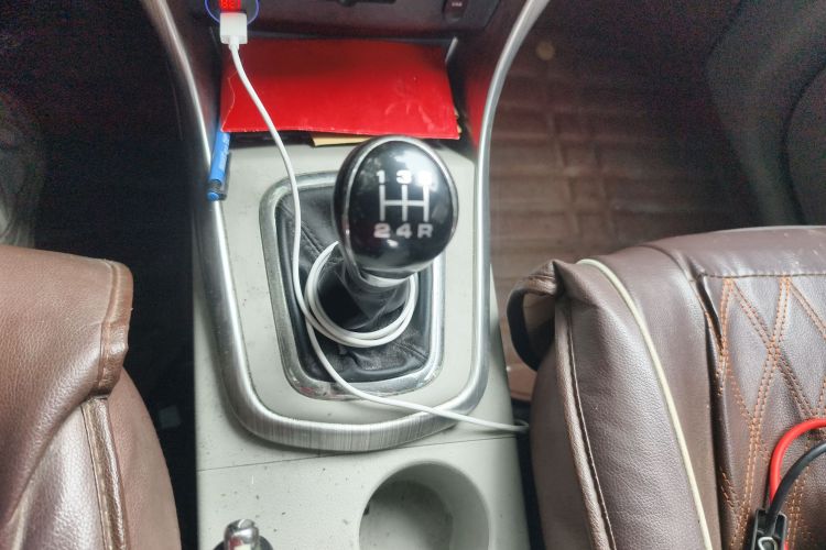 Forthing S500 2016 car image #18