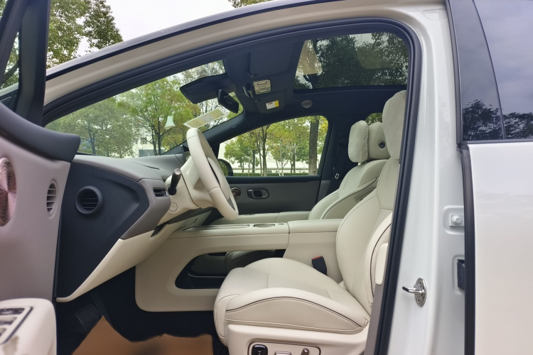 Li i6 2025 صورة سيارة #18