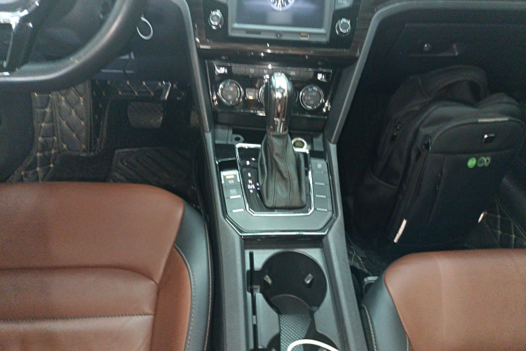 Volkswagen Lamando 2015 immagine di auto #18