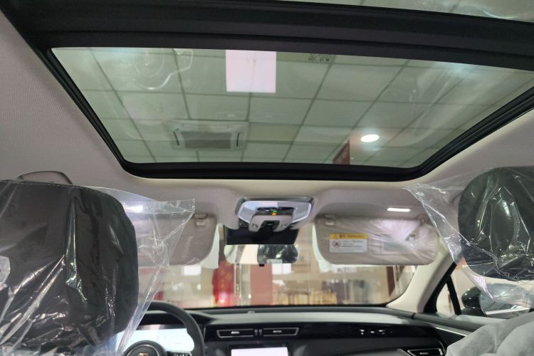 HongQi H5 PHEV 2025 #18 HongQi H5 PHEV 2025 car image #18