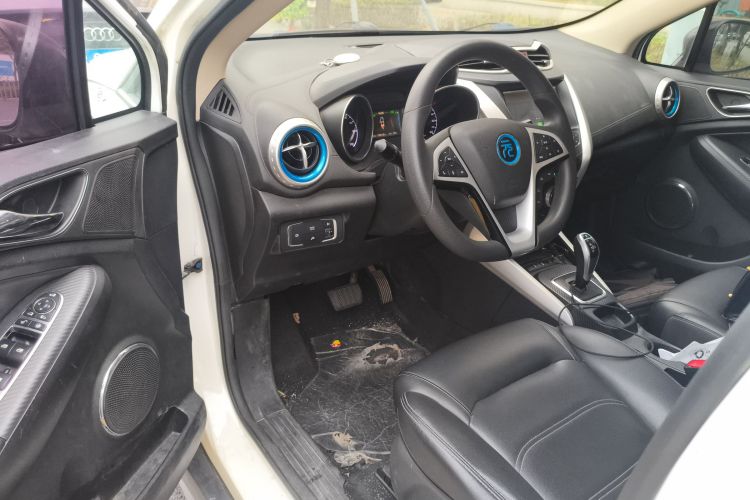 BYD Yuan New Energy 2019 immagine di auto #18