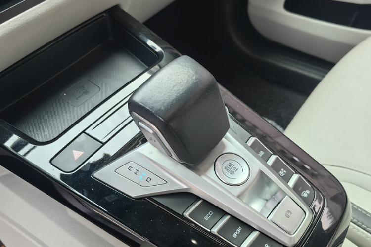 BYD Yuan 2022 car image #18