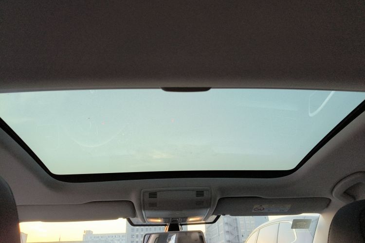 Volkswagen Golf Pure Electric 2020 #18 Volkswagen Golf Pure Electric 2020 car image #18