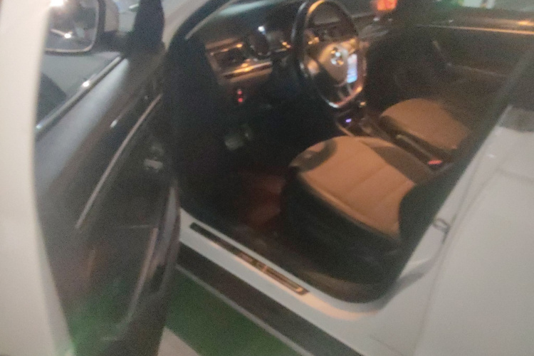 Volkswagen C-Trek 2017 immagine di auto #18