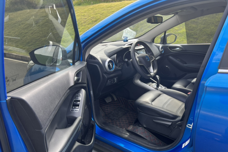 BYD Yuan New Energy 2019 immagine di auto #18