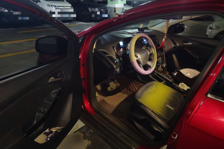 Ford Focus (Imported) 2015 #18 Ford Focus (Imported) 2015 car image #18