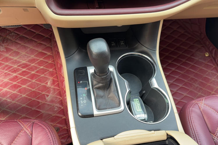 Toyota Highlander (Imported) 2016 car image #18