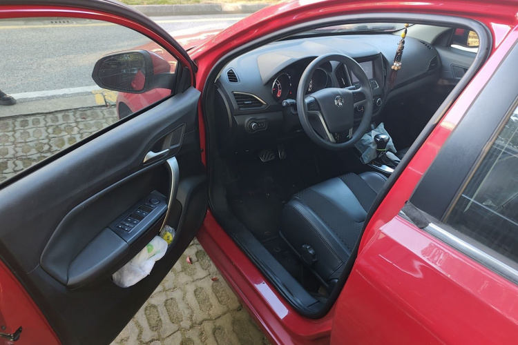 MG GT 2015 #18 MG GT 2015 car image #18