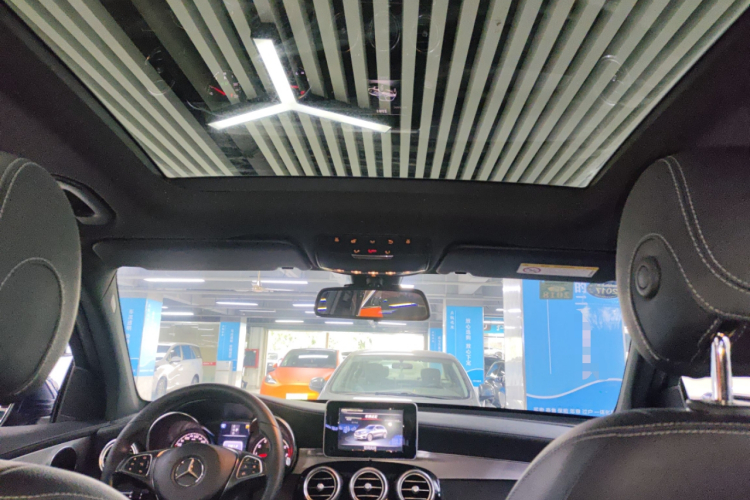 Mercedes-Benz GLC Class 2016 car image #18