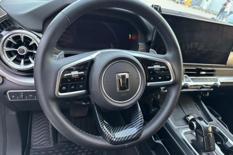 Tank 400 2023 car image #18