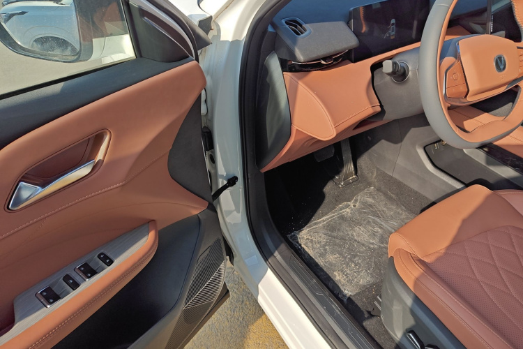 Changan UNI-Z 2025 car image #18