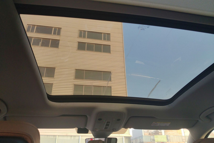 Audi Q6 2024 صورة سيارة #18