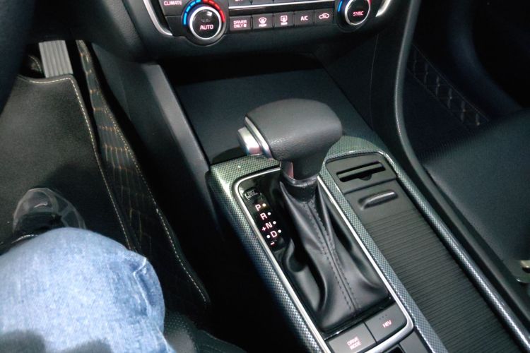 起亚 起亚K5新能源 2019 汽车图片 #18