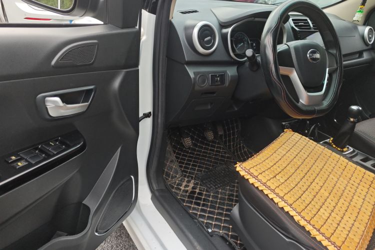 SWM X2 2022 imagen de coche #18