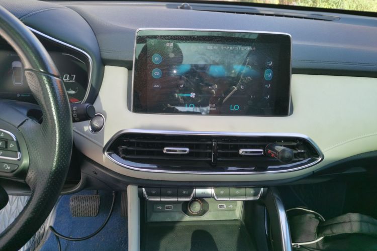 MG Pilot 2023 car image #18