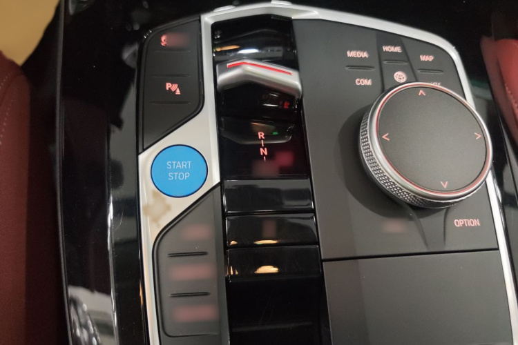 BMW iX3 2024 car image #18