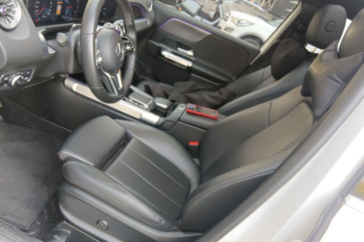 Mercedes-Benz GLB Class 2021 immagine di auto #18