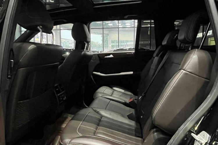 Mercedes-Benz GLS Class 2017 imagen de coche #18