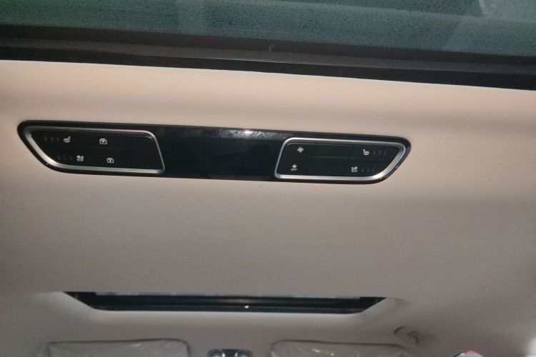 GAC Trumpchi E8 New Energy 2023 car image #18