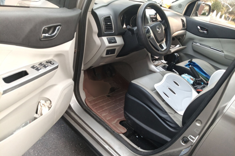 Forthing S500 2017 car image #18