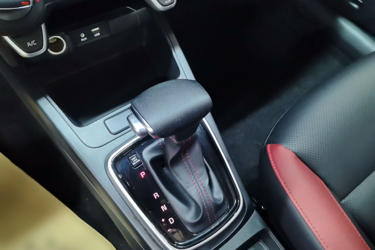 Kia Rio Cross 2018 صورة سيارة #18